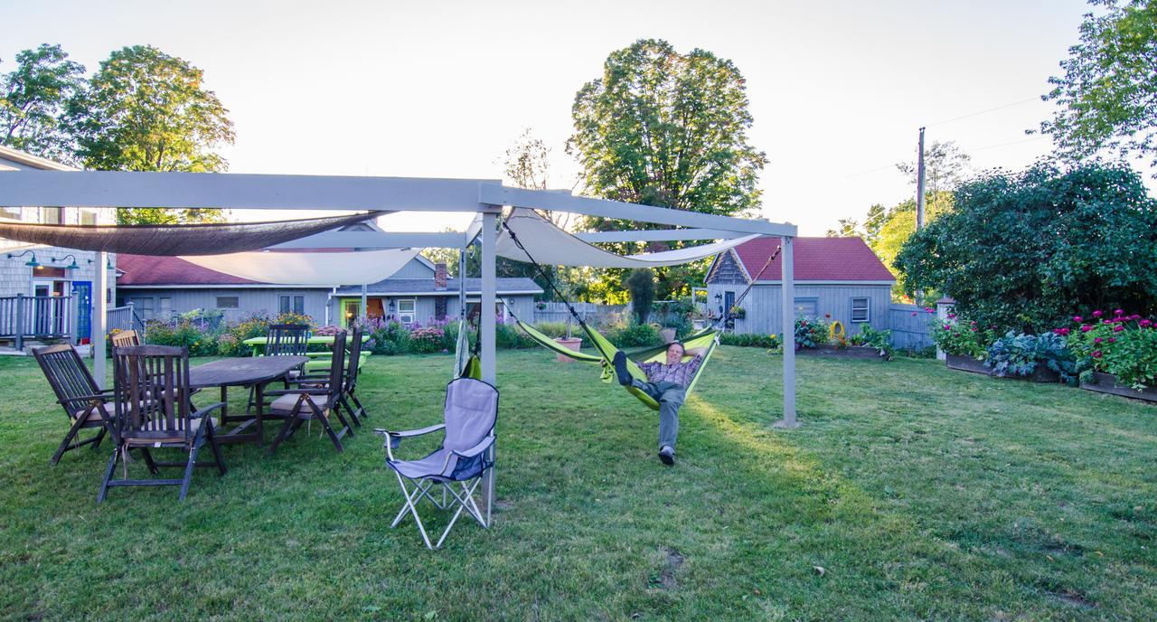 Inn At Charlotte B&B Берлингтон Экстерьер фото