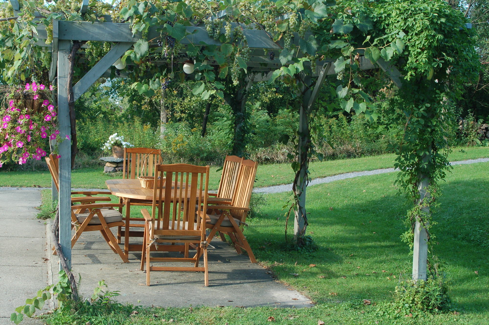 Inn At Charlotte B&B Берлингтон Экстерьер фото