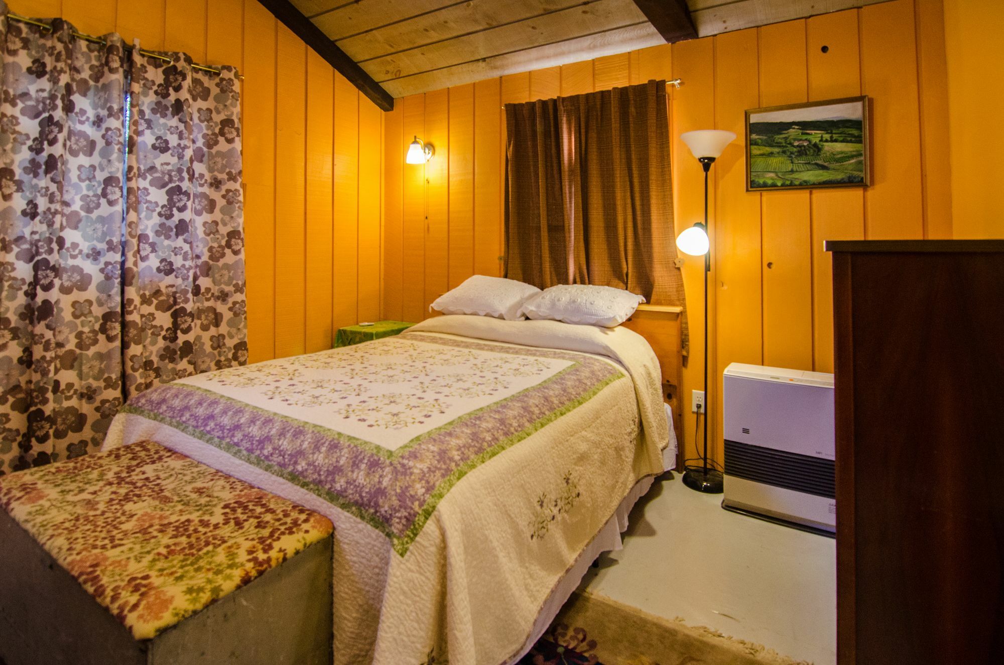 Inn At Charlotte B&B Берлингтон Экстерьер фото
